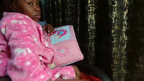 Snapshot of miss_kiarrafit chatting on February 8, 5:29 pm Miss Kiarrafit online show from February 8, 5:29 pm