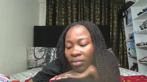 Snapshot of miss_kiarrafit chatting on December 17, 8:37 pm Miss Kiarrafit online show from December 17, 8:37 pm
