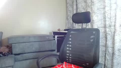 Snapshot of miss_kiiki chatting on February 12, 8:27 am miss_kiiki online show from February 12, 8:27 am