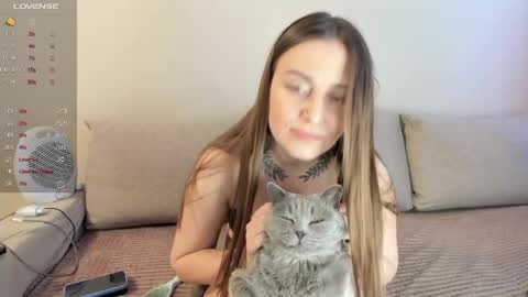 Snapshot of miss_kitty13 chatting on May 15, 2:40 am Kitty online show from May 15, 2:40 am