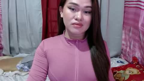 Snapshot of miss_leah07 chatting on March 5, 8:32 am miss_leah07 online show from March 5, 8:32 am