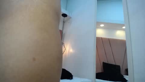 mia online show from November 21, 11:47 pm