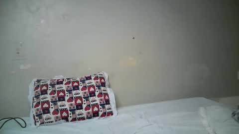 Snapshot of miss_pretty01 chatting on April 18, 4:33 pm miss_pretty01 online show from April 18, 4:33 pm