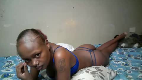 Snapshot of miss_pretty01 chatting on April 27, 8:12 am miss_pretty01 online show from April 27, 8:12 am