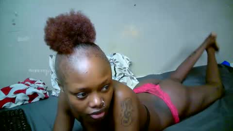 Snapshot of miss_pretty01 chatting on May 6, 12:41 am miss_pretty01 online show from May 6, 12:41 am