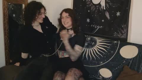 Snapshot of miss_raven_ts chatting on April 22, 11:50 pm Raven online show from April 22, 11:50 pm