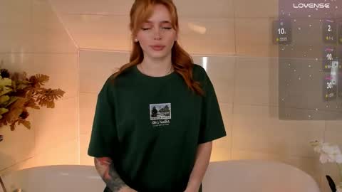 Snapshot of miss_redfox chatting on September 19, 4:14 am Margo online show from September 19, 4:14 am