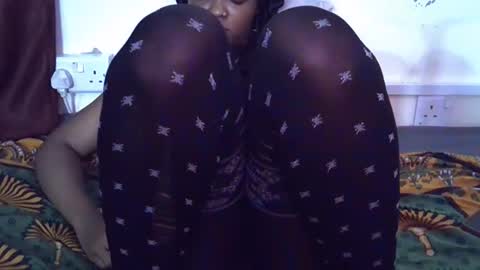 Snapshot of miss_rihanna2 chatting on October 30, 9:37 pm miss_rihanna2 online show from October 30, 9:37 pm