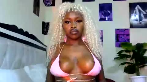 miss_sexyyy online show from July 27, 11:01 pm