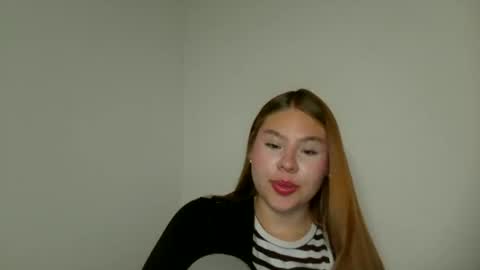 sophi 3 online show from May 7, 1:33 am