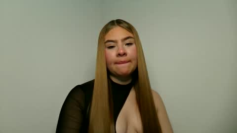 sophi 3 online show from May 10, 3:12 am