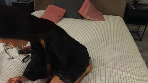 Spider girl Help me reach 10 likes online show from September 14, 1:21 pm