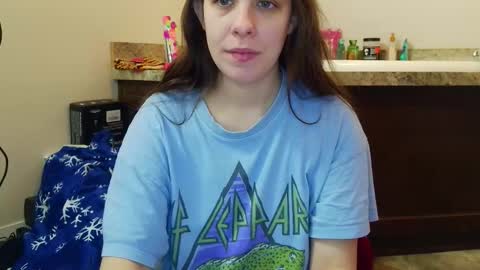 Snapshot of miss_sunshine01 chatting on December 5, 2:25 pm Bella online show from December 5, 2:25 pm