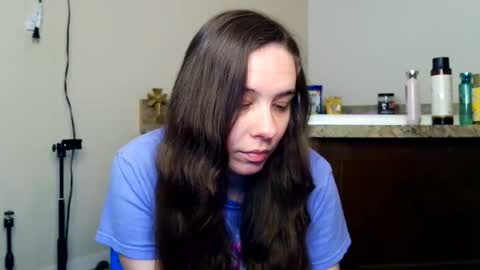 Snapshot of miss_sunshine01 chatting on June 5, 3:02 am Bella online show from June 5, 3:02 am