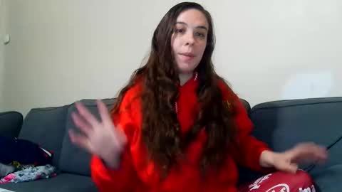 Snapshot of miss_sunshine01 chatting on June 8, 3:23 pm Bella online show from June 8, 3:23 pm