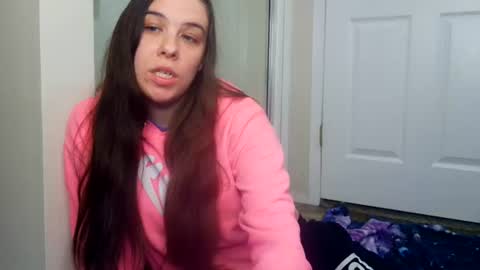 Snapshot of miss_sunshine01 chatting on June 12, 1:48 am Bella online show from June 12, 1:48 am