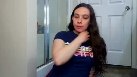 Snapshot of miss_sunshine01 chatting on June 24, 2:32 am Bella online show from June 24, 2:32 am
