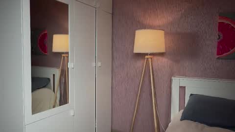 Emily online show from February 10, 2:43 pm