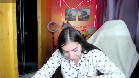 Snapshot of miss_tasy chatting on October 1, 10:10 am Melanie January 15th is my birthday there will be an interesting show online show from October 1, 10:10 am