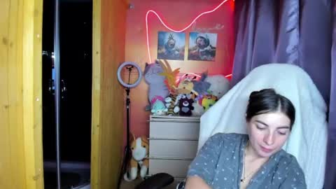 Snapshot of miss_tasy chatting on June 26, 7:35 am Melanie January 15th is my birthday there will be an interesting show online show from June 26, 7:35 am