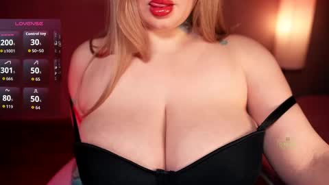 Snapshot of miss_tress_inna chatting on May 6, 5:51 pm Inna online show from May 6, 5:51 pm