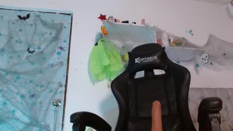 hanna    online show from October 17, 12:58 am