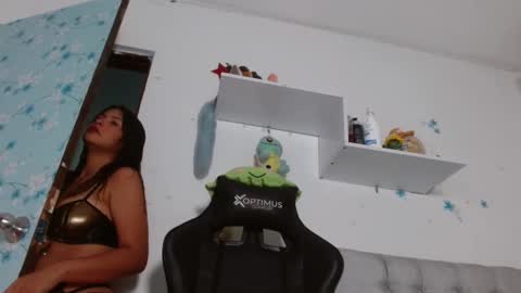 hanna    online show from January 15, 1:21 am