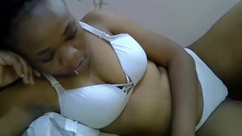 Snapshot of miss_velour chatting on May 16, 8:00 am miss_velour online show from May 16, 8:00 am