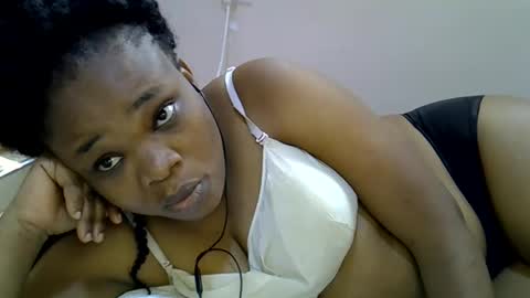 Snapshot of miss_velour chatting on May 22, 7:04 am miss_velour online show from May 22, 7:04 am