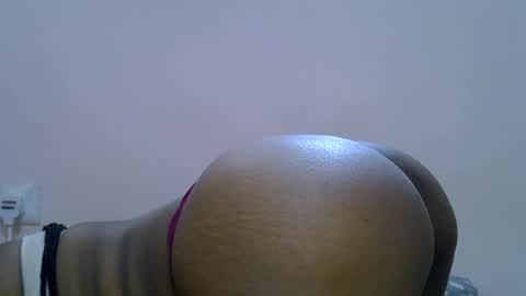 Snapshot of miss_velour chatting on June 21, 1:03 pm miss_velour online show from June 21, 1:03 pm