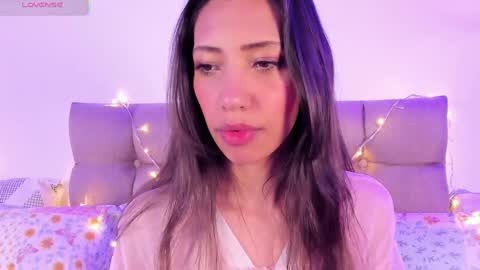 Snapshot of miss_veronica2 chatting on February 4, 6:27 pm Miss Veronica online show from February 4, 6:27 pm