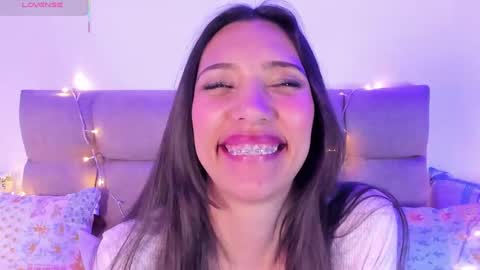 Snapshot of miss_veronica2 chatting on February 6, 3:41 pm Miss Veronica online show from February 6, 3:41 pm