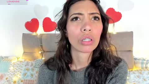 Snapshot of miss_veronica2 chatting on February 15, 12:43 pm Miss Veronica online show from February 15, 12:43 pm