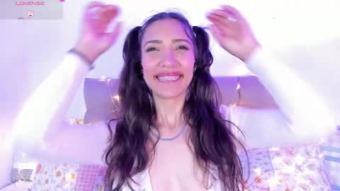 Snapshot of miss_veronica2 chatting on February 17, 6:48 pm Miss Veronica online show from February 17, 6:48 pm