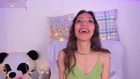 Snapshot of miss_veronica2 chatting on February 25, 6:20 pm Miss Veronica online show from February 25, 6:20 pm