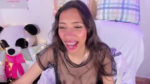 Snapshot of miss_veronica2 chatting on February 27, 12:23 pm Miss Veronica online show from February 27, 12:23 pm