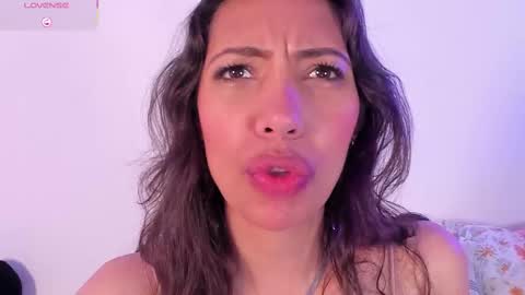 Snapshot of miss_veronica2 chatting on March 5, 12:11 pm Miss Veronica online show from March 5, 12:11 pm