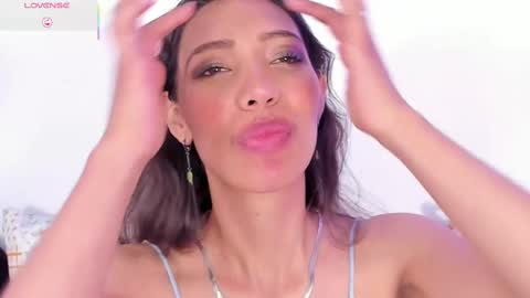 Snapshot of miss_veronica2 chatting on March 10, 4:25 pm Miss Veronica online show from March 10, 4:25 pm