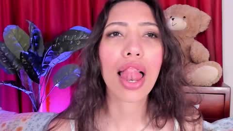 Snapshot of miss_veronica2 chatting on October 7, 1:30 pm Miss Veronica online show from October 7, 1:30 pm