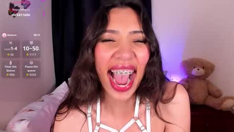 Miss Veronica online show from December 3, 1:20 pm