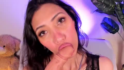 Snapshot of miss_veronica2 chatting on May 5, 1:19 pm Miss Veronica online show from May 5, 1:19 pm