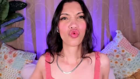 Snapshot of miss_veronica2 chatting on June 1, 1:13 pm Miss Veronica online show from June 1, 1:13 pm
