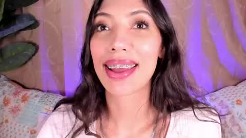 Snapshot of miss_veronica2 chatting on June 13, 1:53 pm Miss Veronica online show from June 13, 1:53 pm