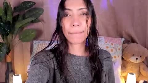 Miss Veronica online show from August 3, 1:05 pm