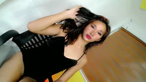 Snapshot of miss_wendy69 chatting on May 18, 12:44 pm miss_wendy69 online show from May 18, 12:44 pm