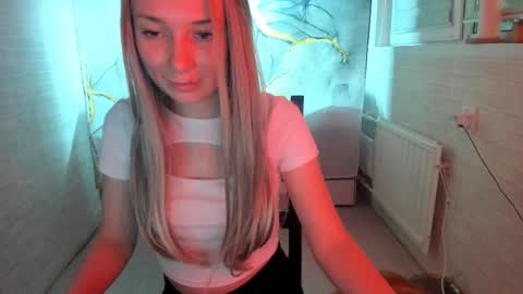 Snapshot of miss_you20 chatting on December 16, 11:39 pm miss_you20 online show from December 16, 11:39 pm