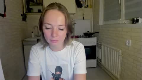 Snapshot of miss_you20 chatting on October 22, 9:14 pm miss_you20 online show from October 22, 9:14 pm