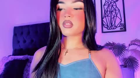 miss_zz online show from December 3, 6:39 pm