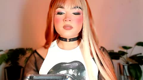 Snapshot of miss_zz chatting on May 27, 5:32 pm miss_zz online show from May 27, 5:32 pm