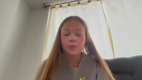 Alannah online show from June 19, 4:55 pm